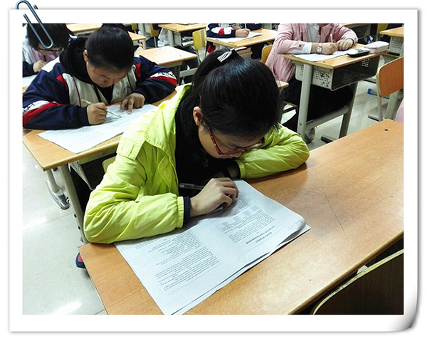 現(xiàn)外（象湖）開展七、八年級(jí)學(xué)生英語(yǔ)競(jìng)賽活動(dòng)