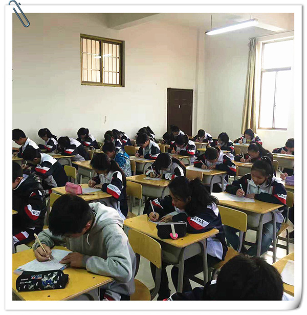 現(xiàn)外（象湖）開展七、八年級(jí)學(xué)生英語(yǔ)競(jìng)賽活動(dòng)